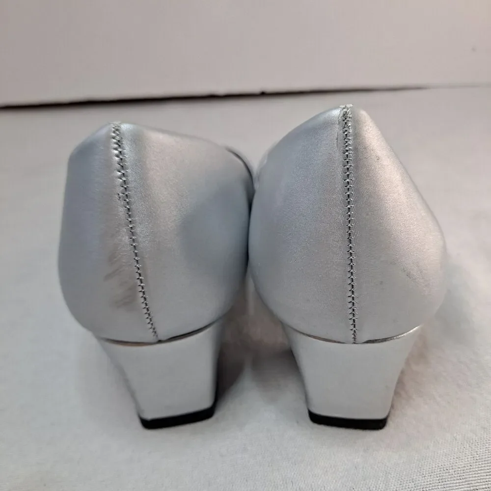 EASY STREET ALIVE 5 Heels Womens Sz 7M Silver Strap Eloise Almond Slip On Pump